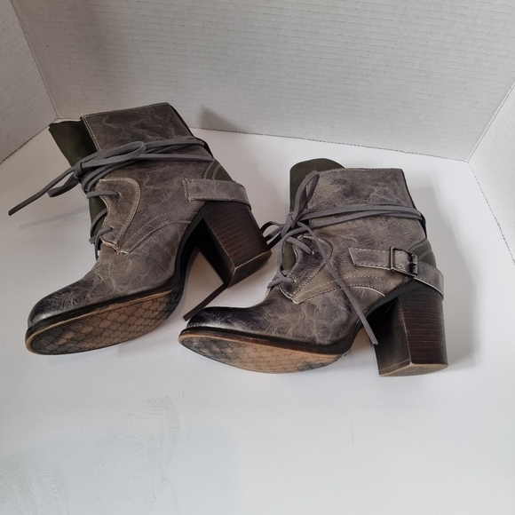 Grey Booties - Picture 5 of 7